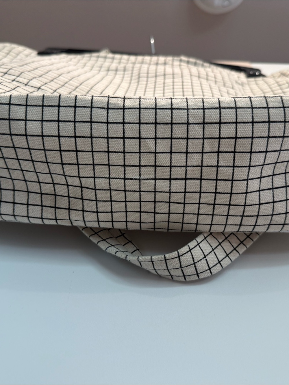 BAGGU Cream Canvas Grid Tote with Adjustable Strap - Picture 3 of 6